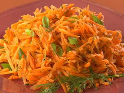 Люта салата от моркови