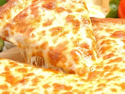 Пица с четири вида сирена