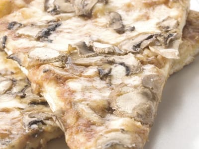 Пица с гъби и сирене