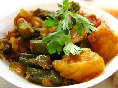 Бамя с картофи