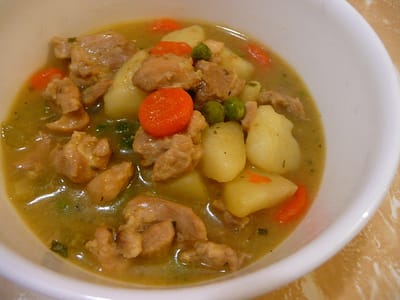 Пиле с грах и картофи