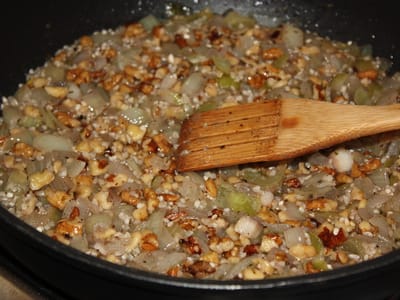 Пълнен шаран с доматен сос