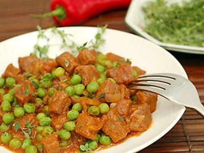 Телешко с грах