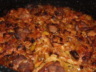 Прясно зеле с праз и свинско