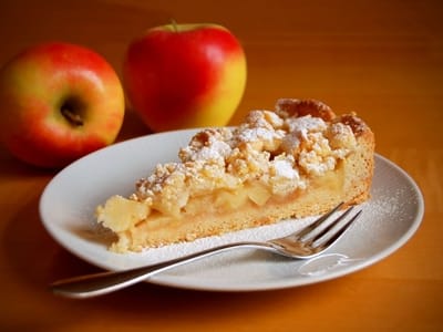 Бърз сладкиш с ябълки