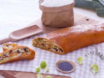 Щрудел с доматено тесто, пълнен с риба тон, броколи и праз