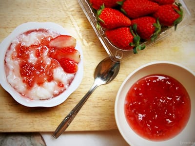 Оризов пудинг с ягоди