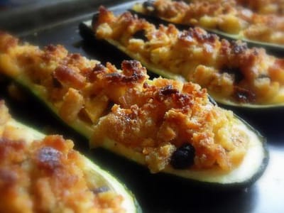 Пълнени тиквички с пица плънка