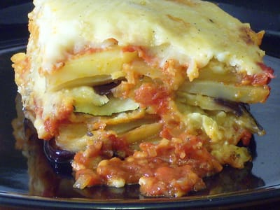 Мусака с тиквички и колбас