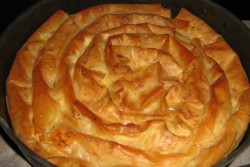 Баница с късмети