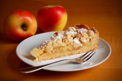 Бърз сладкиш с ябълки